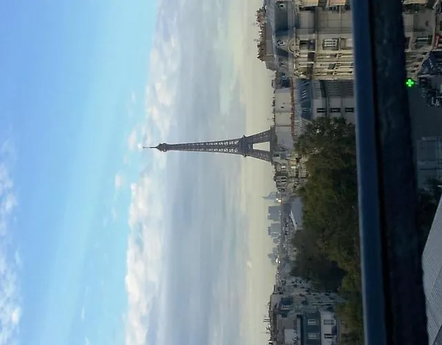 Eiffel Aparthotel 4*