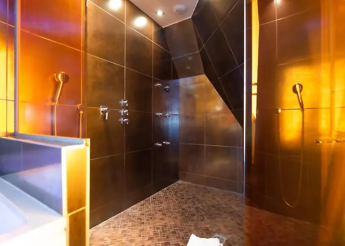 Aparthotel Eiffel 4*