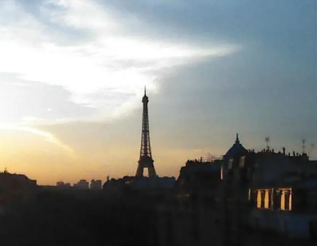 Aparthotel Eiffel 4*