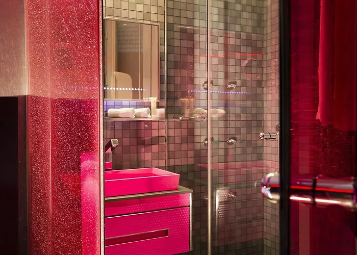 Eiffel Aparthotel 4*