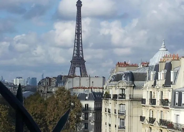 Aparthotel Eiffel 4*